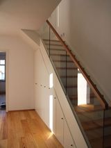 Treppen-Gestaltung mit untergebautem Schrank, größtmögliche Stauraum-Ausnutzung